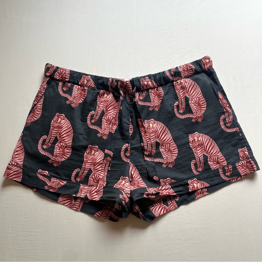 DESMOND & DEMPSEY black tiger cat print cotton‎ elastic waist pajama shorts